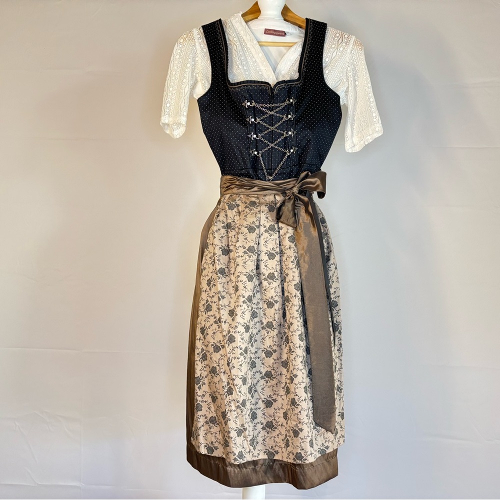 Stylish Moser Dirndl Set Chain w/ modern blouse & apron (US 2-4) Oktoberfest